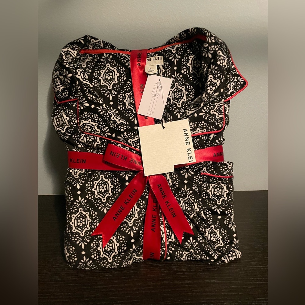 Anne Klein NWT pajama set size L